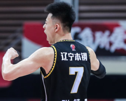 表现亮眼！张镇麟全场砍下22分8篮板2助攻2抢断