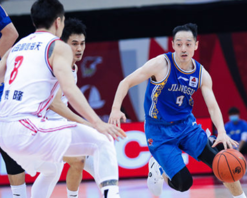 末节决胜时刻连续中投！史鸿飞砍下31分4篮板9助攻