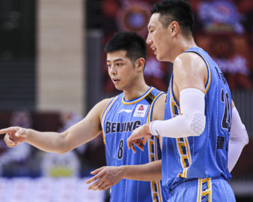 翟晓川、方硕上半场未能得分！北京上半场仅得到33分