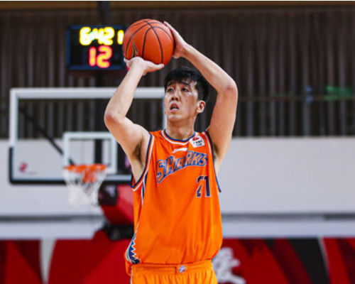 高炮台火力全开！宗赞全场空砍22分5篮板1助攻