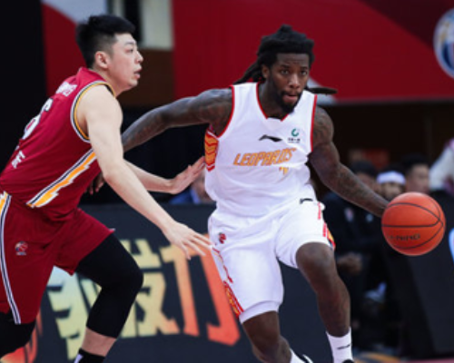 首秀！伯顿全场得到19分7篮板4助攻3抢断