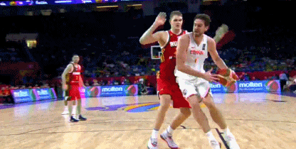 加索尔是怎样打球的.