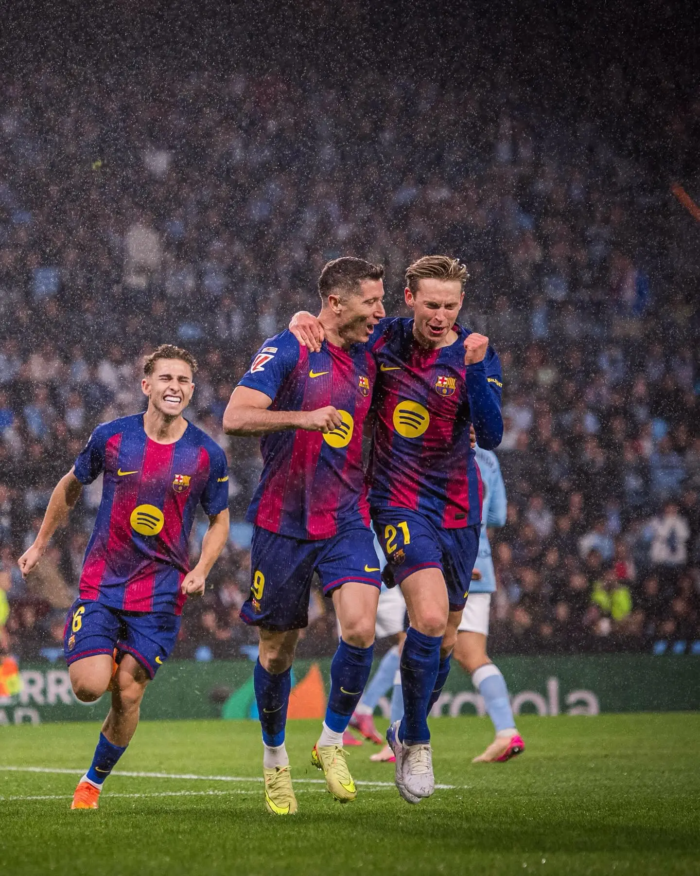 乱🫣维尼修斯刚曝光新恋情就被揭聊骚劈腿，女友自曝：玩玩而已