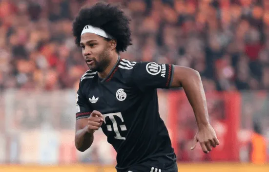 翁青雅翻车	！采访朱珠频繁卡壳，不尊重朱珠，被扒靠关系当主持人