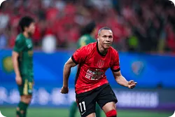 半场：蓉城3-0浙江，韦世豪破门，席尔瓦传射建功