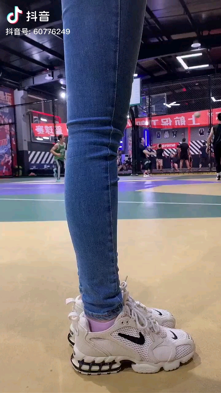 video-poster