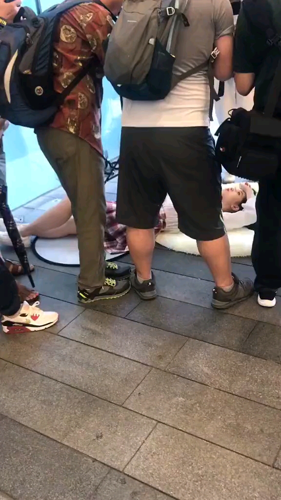 video-poster