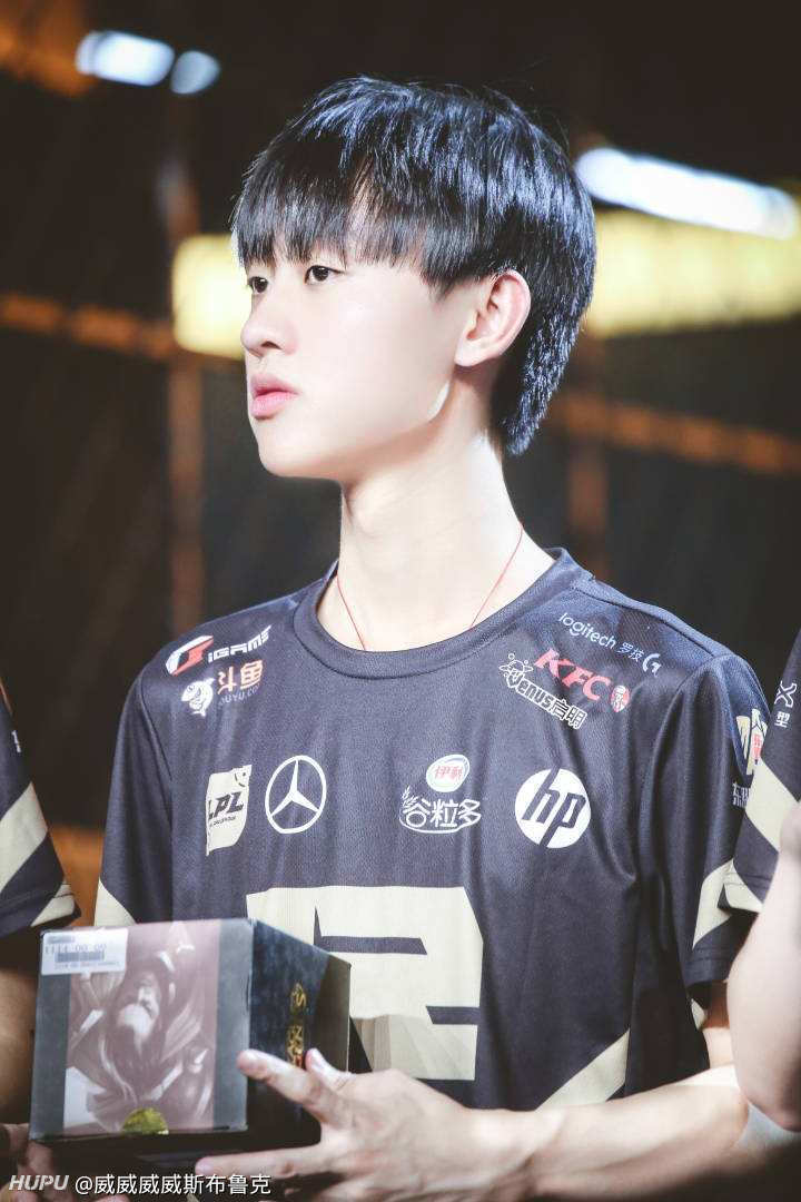 不懂就问,现在的ming还是世界级辅助吗