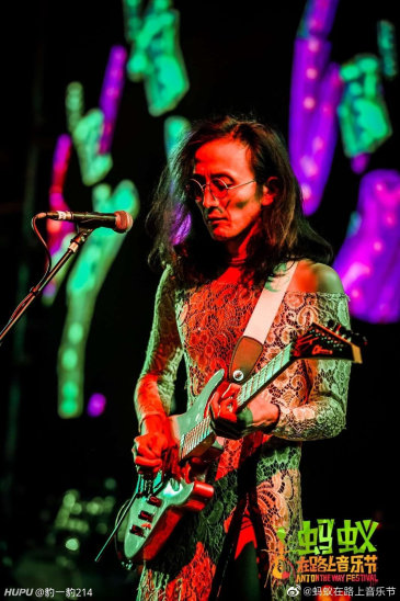 再来一张,中国最伟大的吉他手--姚澜!