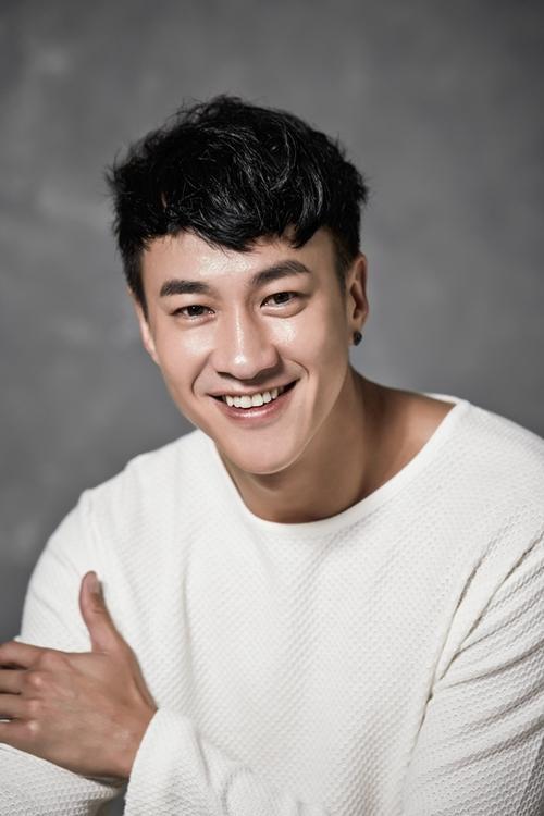 就我一个人觉得雾都像长胖的何润东吗?