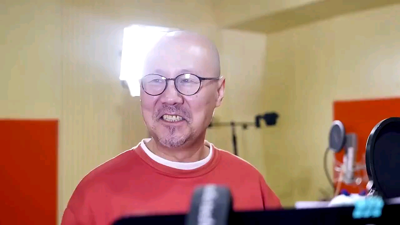 video-poster