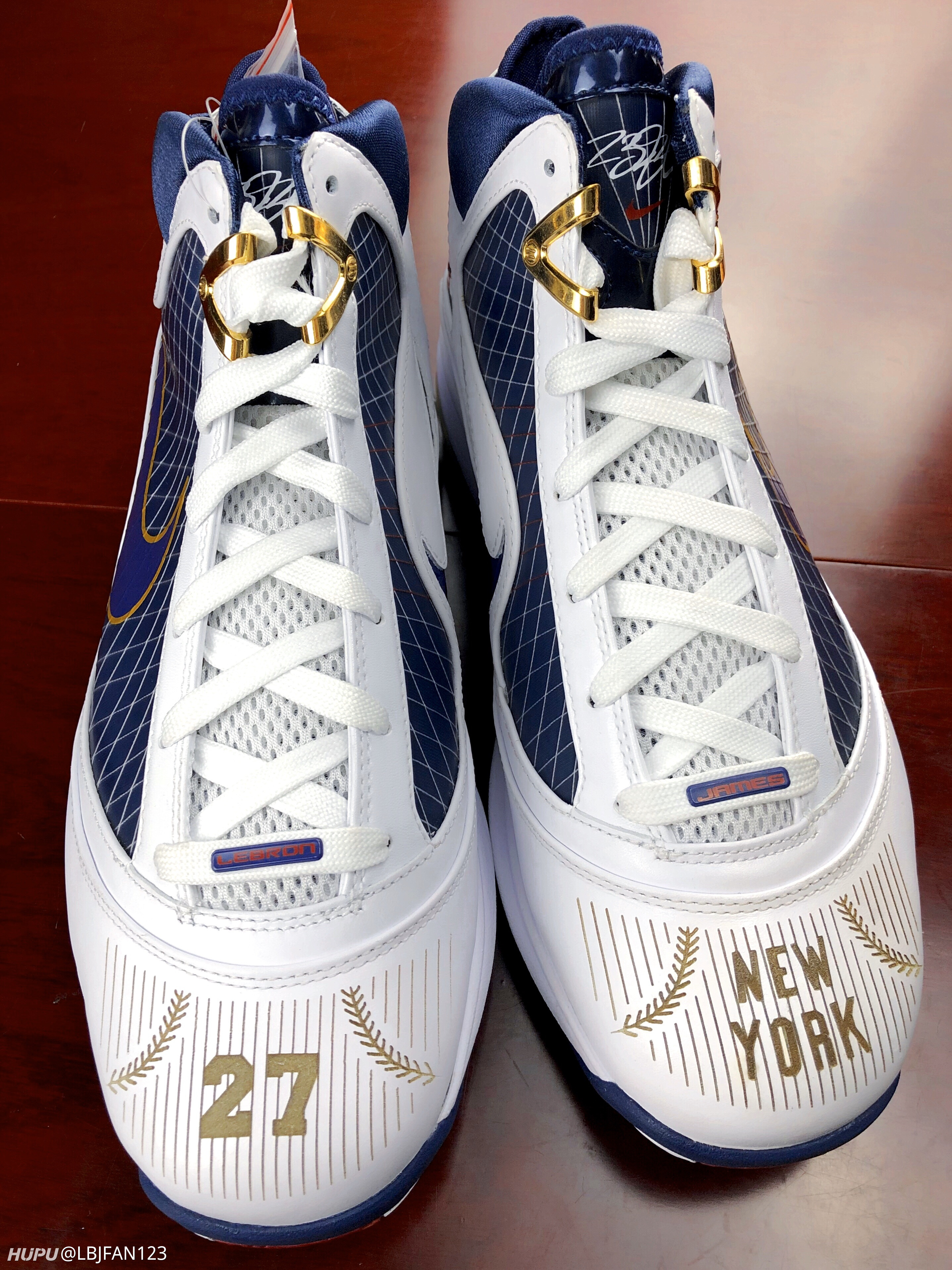 LeBron 7 New York Yankees 镭射版本鉴赏_虎扑