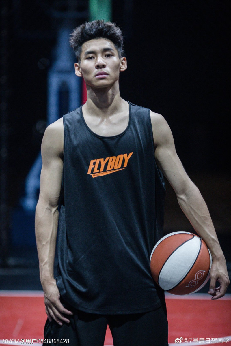 唐日辉要是做好青训的话打cba不成问题吧