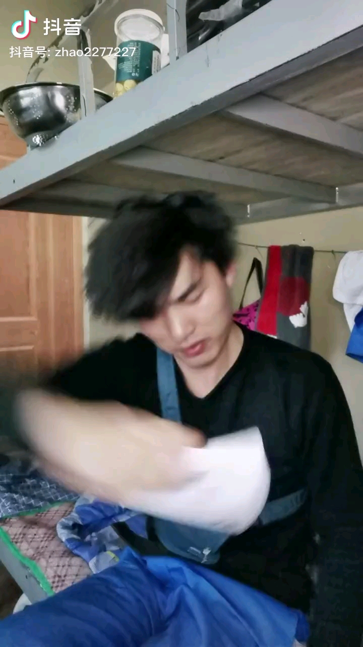 video-poster