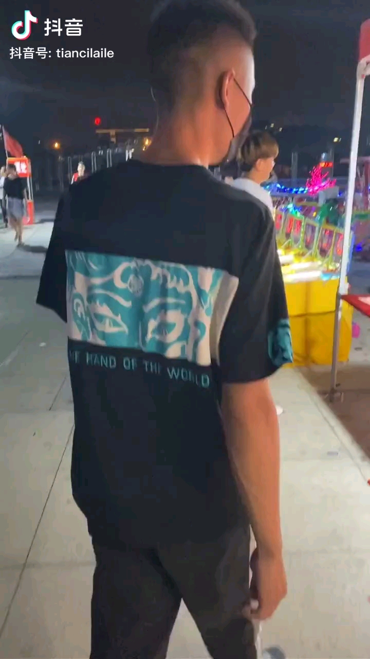 video-poster