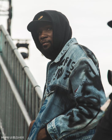 杜兰特kd12新配色两款 嘟嘟近期日常生活照,你想他了嘛