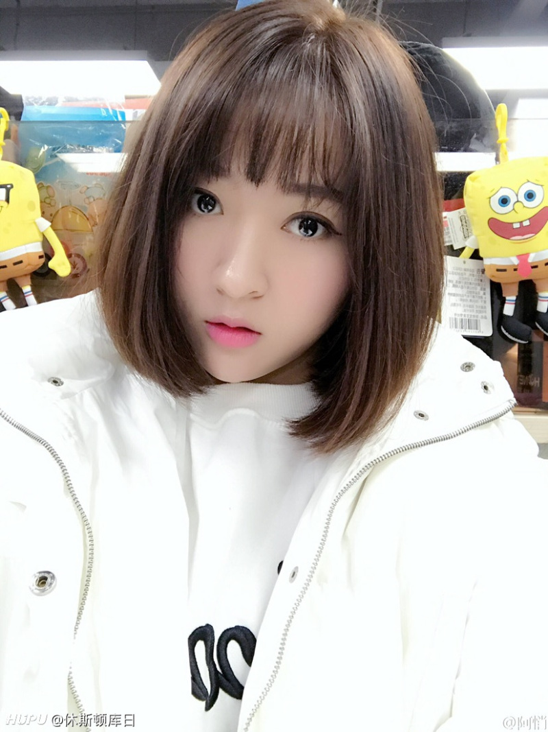 街里有人认识或者喜欢阿悄不,哈哈,算是十八线歌手吧