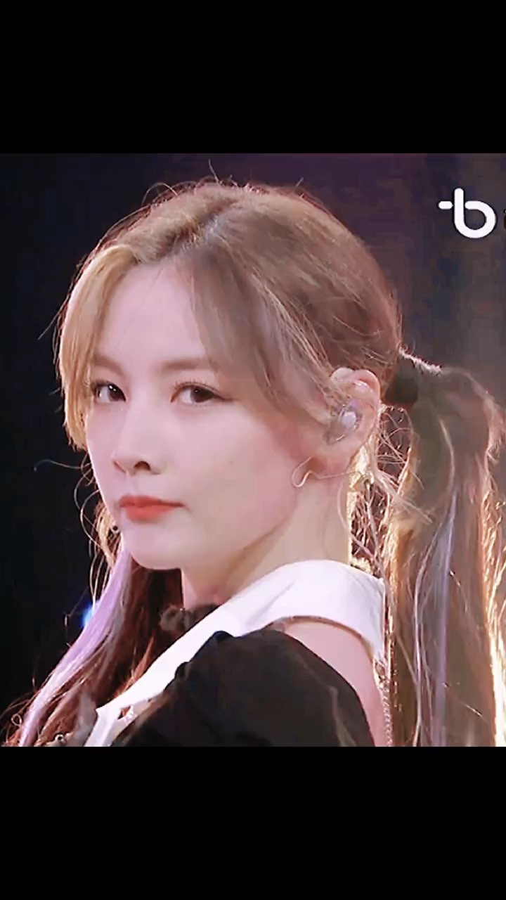 赵粤双马尾镜头精灵耳朵好可爱