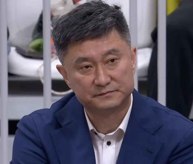 j9九游会|禁室培欲 雷凯欣|是不是俱乐部给通牒了？表情不对啊