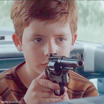 求一个小孩子拿手枪的头像