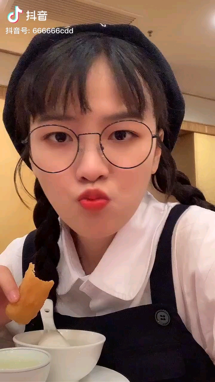 陈逗逗也属于快手的头牌把在一段时间内
