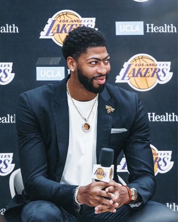 发一个浓眉的帅图楼