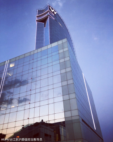 巴塞罗那和马德里这两座西班牙城市哪一个知名