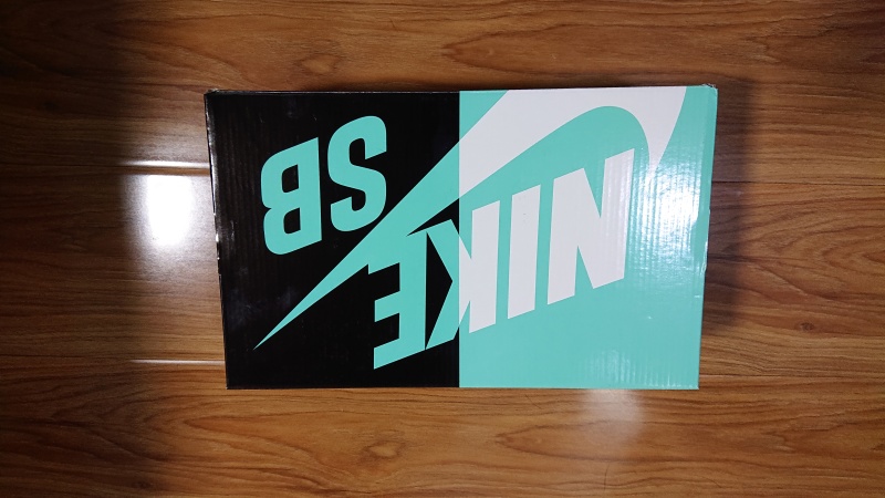 鞋盒就是传统的sb鞋盒(如果我没记错的话,因为我很少买sb,上一次买sb