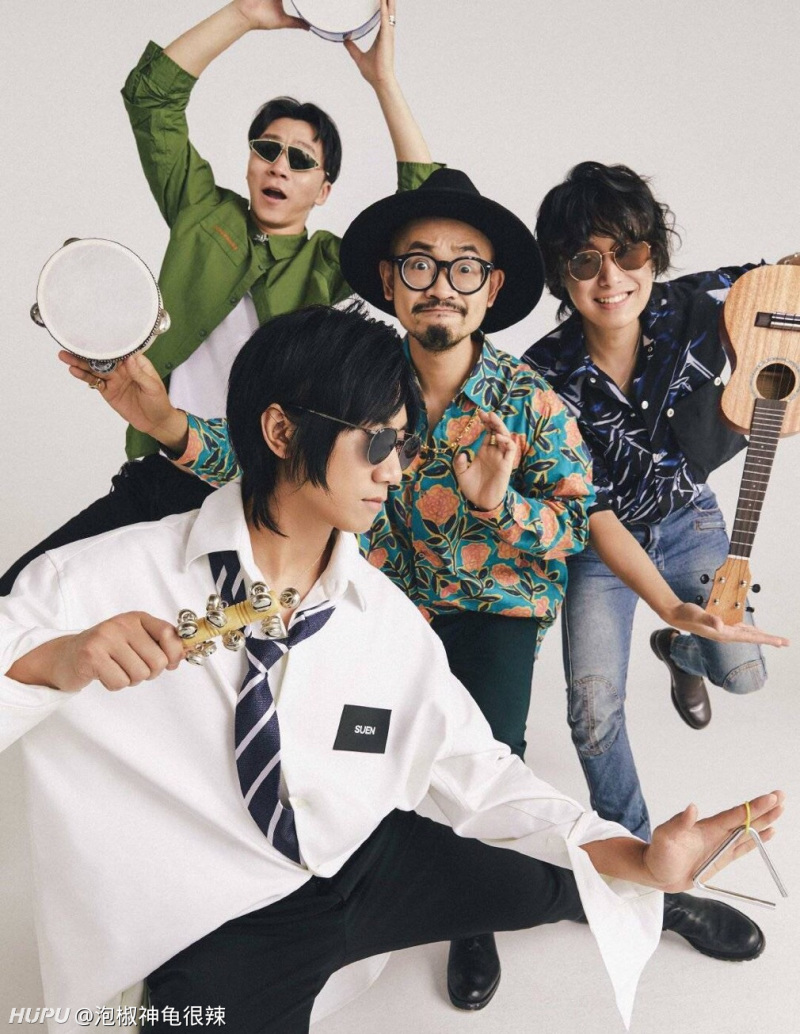 求助:哪里可以买到旅行团乐队的周边啊,各位家人有渠道吗?