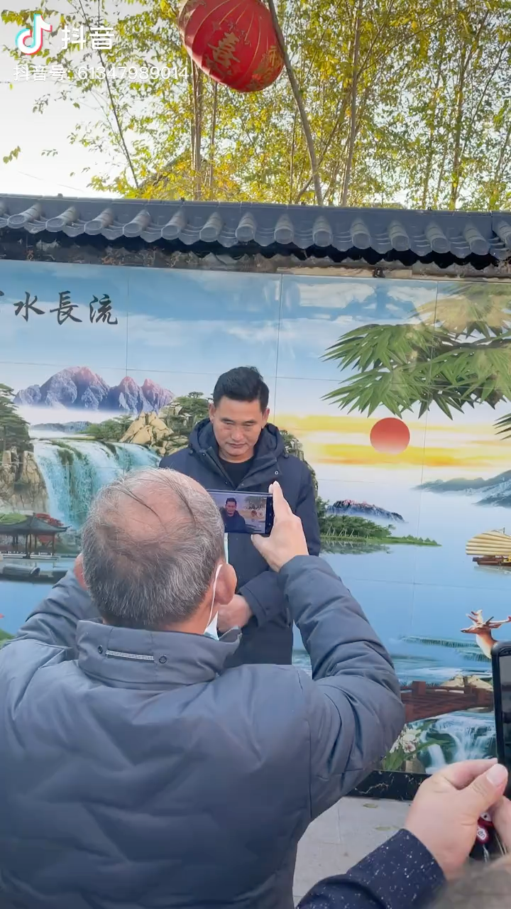 video-poster