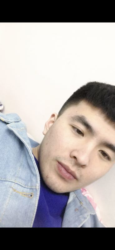 男朋友说以前常被人夸长得帅 我觉得普普通通啊 大家觉得呢