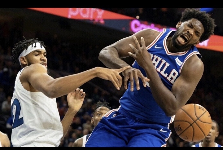 唐斯发推回应恩比德的嘲讽.并配了几张恩比德的黑图.