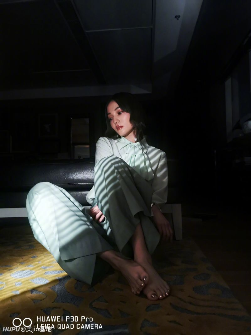 女明星美足系列 加 更 张韶涵的裸足美脚 你的理想型 虎扑 女明星美足系列 加 更 张韶涵的裸足美脚 你的理想型 虎扑