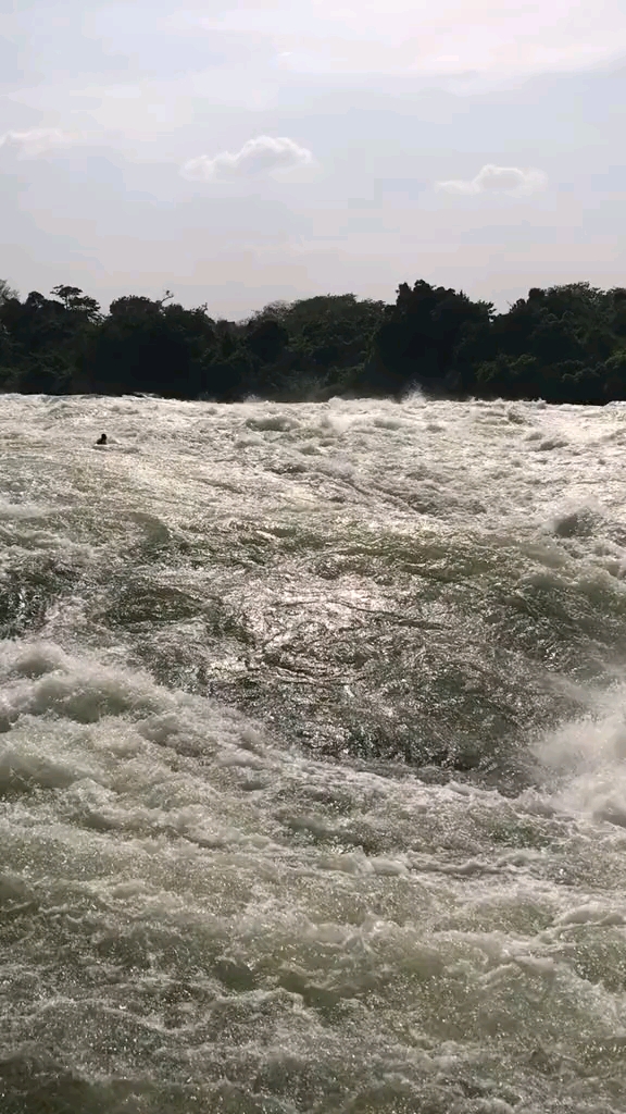 滔滔江水连绵不绝在下江湖人送浪里黑条