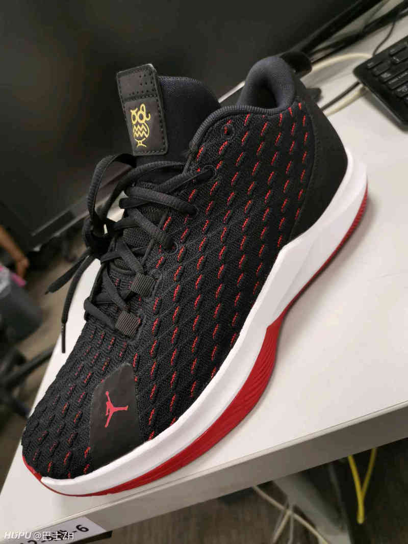 入手一双保罗最后一代签名鞋