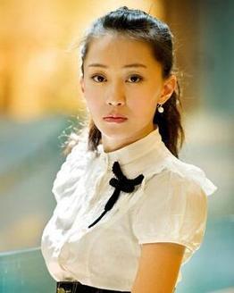 英子抽烟.难道只有我一个人认为是乡村爱情的刘英吗