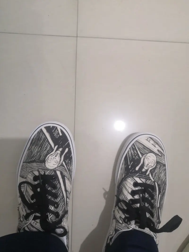 为什么vans磨脚后跟