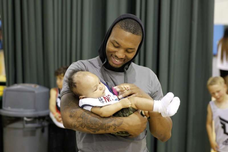 [萌娃系列]第二期:一起来看看"杀手"利拉德的可爱儿子