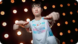 左手：和FakerS13、S14的对决印象深刻；目前还不是世界最强