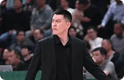 杨鸣：我们的防守就是退一步&手一扬，实际上没有任何干扰