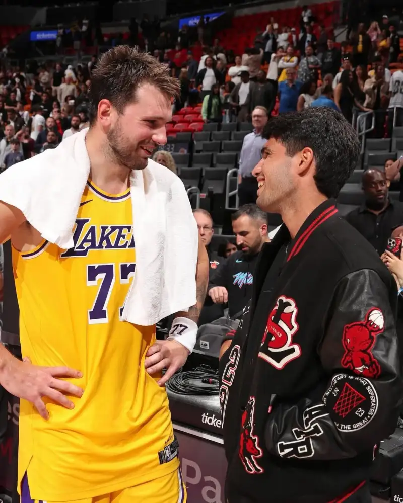 卡洛斯看好皇馬，阿韋洛亞逐步調整布局，瓜迪奧拉受制于陣容單薄