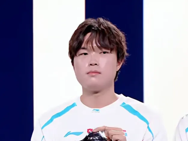 排面拉滿!記者:特朗普已在白宮掛上了與C羅的合影 排面拉滿!記者:特朗普已在白宮掛上了與C羅的合影