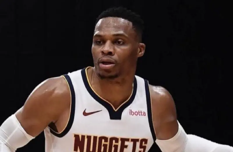 美媒晒数据：威少单场12分11板16助3断2帽，NBA历史首人