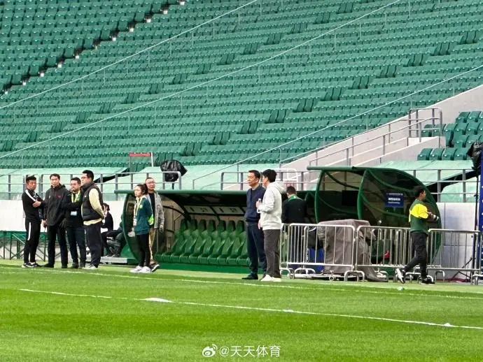 [流言板]周金辉、李明观看国安训练，伤员张稀哲、张源已返回训练场