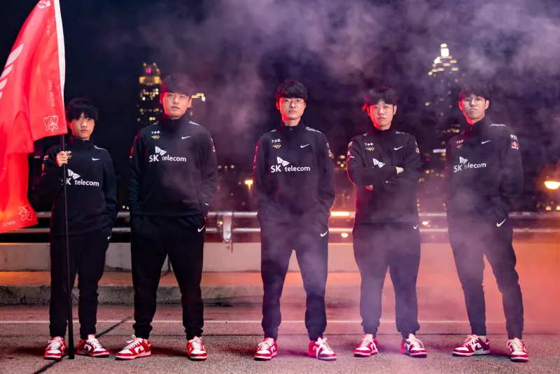 “大葉黃花梨”家具現(xiàn)身京城 材質引好奇