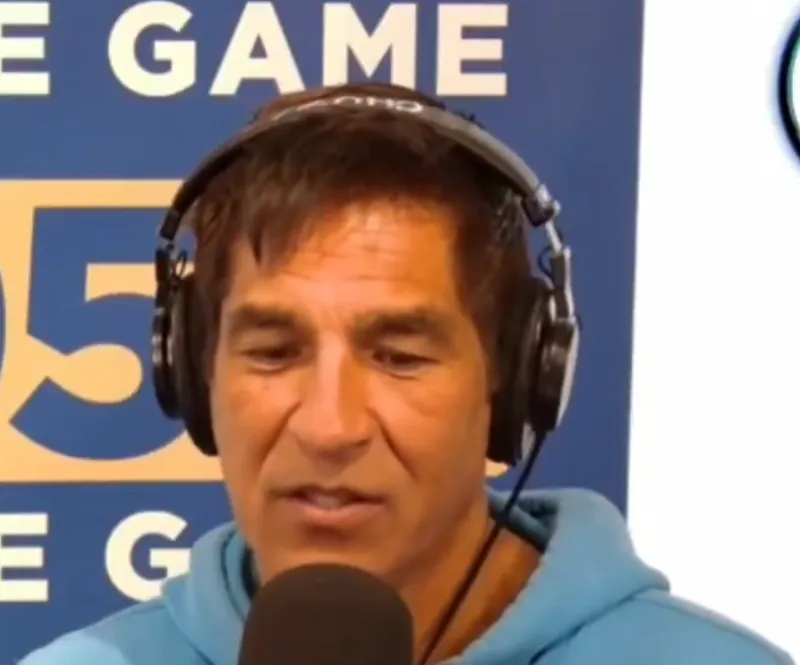 [流言板]隊記：納吉拄著拐杖離開賽場，原因是左髖關節遭到撞擊