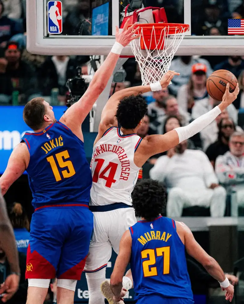 [流言板]尼克斯今日全隊17次罰球，雷霆亞歷山大一人16次罰球