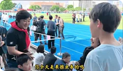 张雪回应“参加儿子学校运动会被同学推销自家业务”