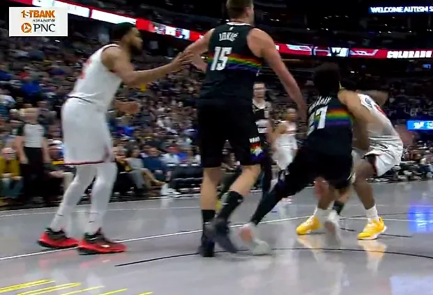 繼亞馬爾后，庫巴西是第二位20歲前首發10場歐冠淘汰賽的球員