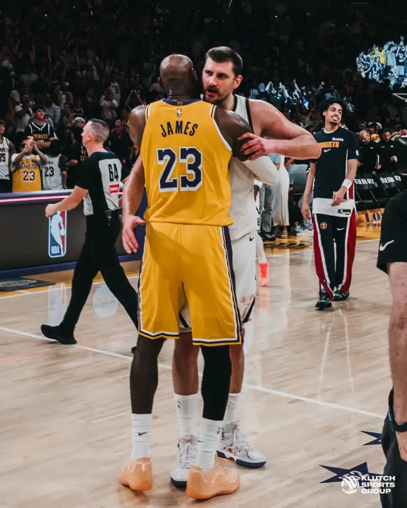 [流言板]身高224cm以上球員生涯三分命中數：文班345記斷檔高居榜首